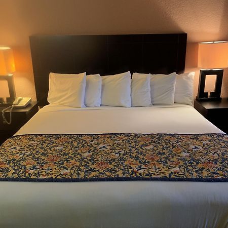 Lincoln Inn Express Hotel And Suites Оклахома-Сіті Екстер'єр фото