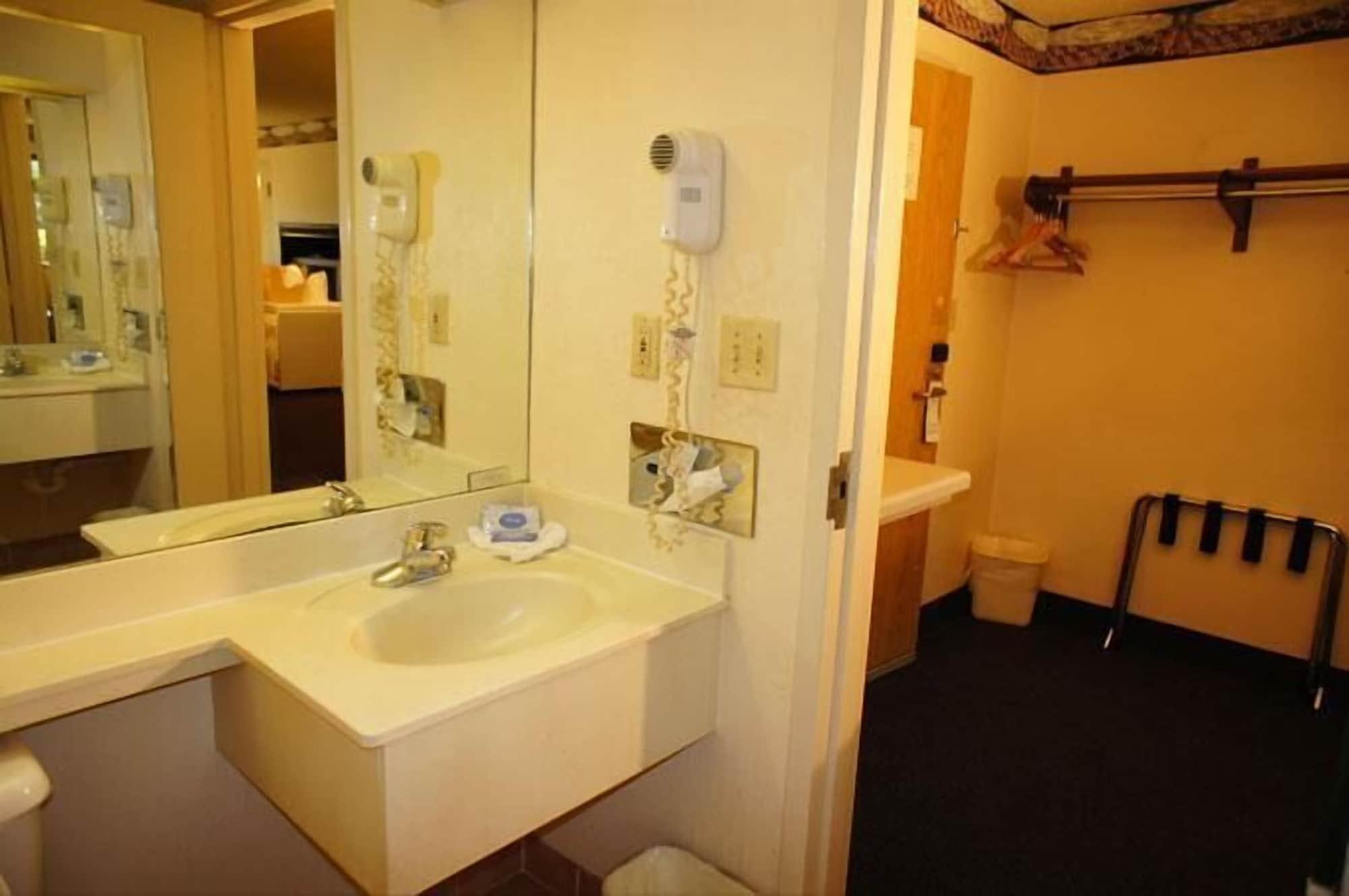 Lincoln Inn Express Hotel And Suites Оклахома-Сіті Екстер'єр фото