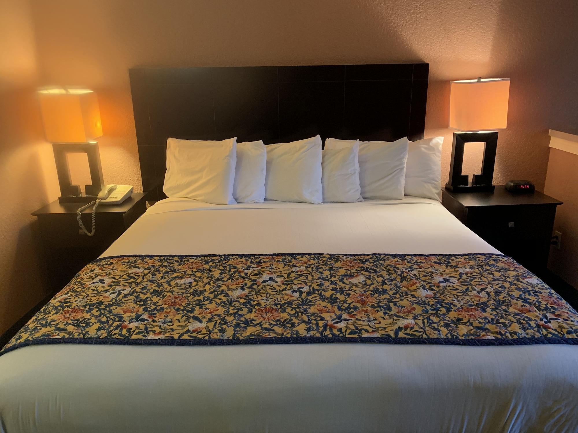 Lincoln Inn Express Hotel And Suites Оклахома-Сіті Екстер'єр фото